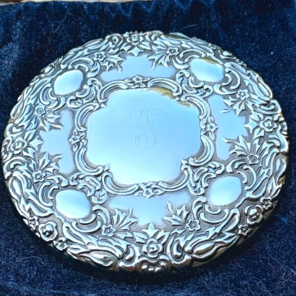 VINTAGE "L" Embossed Pocket Mirror 3 1/4" Round Ornate Victorian Style - Picture 5 of 8